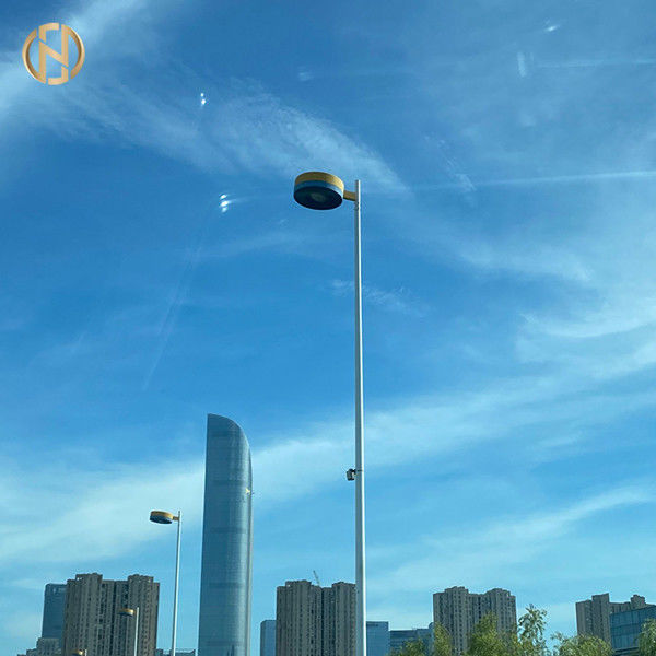 Color de pintura personalizado en caliente galvanizado y electrostático pulverizado poste de luz de la calle para la durabilidad