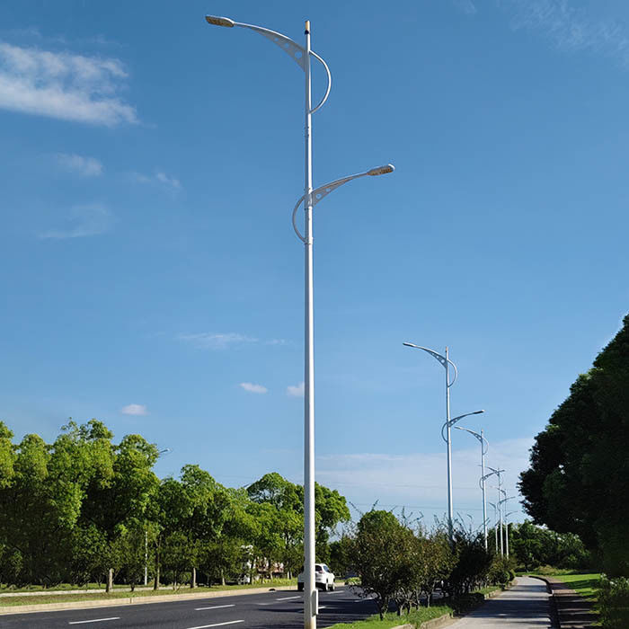 Poste de luz de diseño personalizable para exteriores con material de acero galvanizado en caliente