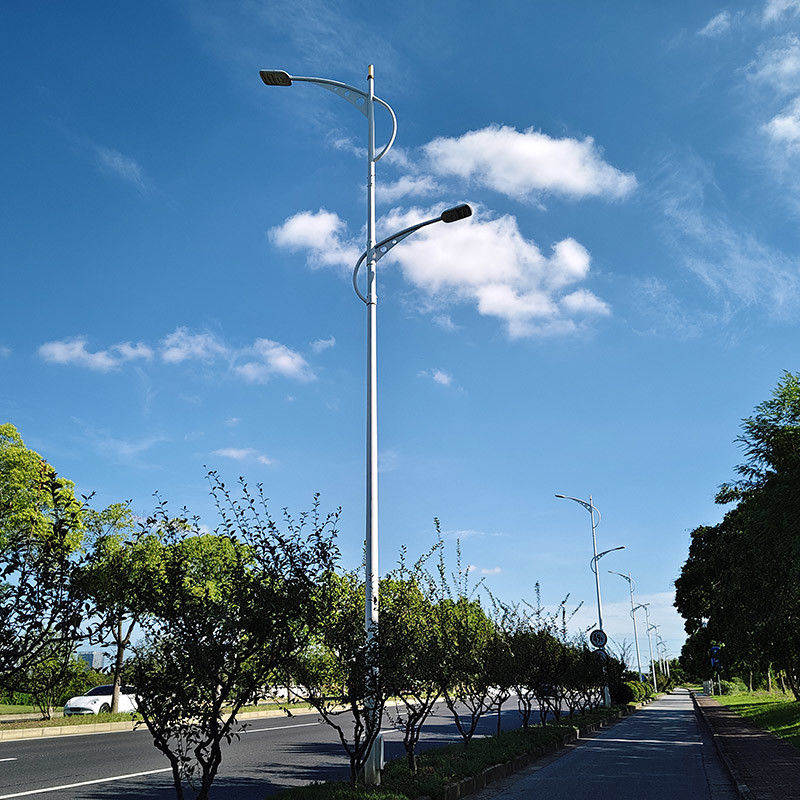 Acero galvanizado de brazo único o doble 20 pies poste de luz de la calle con pintura