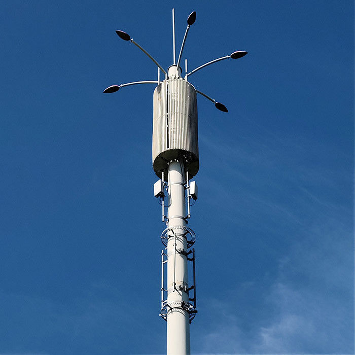 Post de telecomunicaciones galvanizado en caliente con escaleras y plataforma para placas de acero estructural de baja aleación de alta resistencia