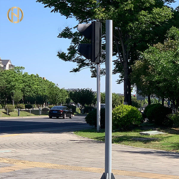 cámara poste ligero de los 4.5M los 6M I Type Traffic Light poste que instala en la carretera principal