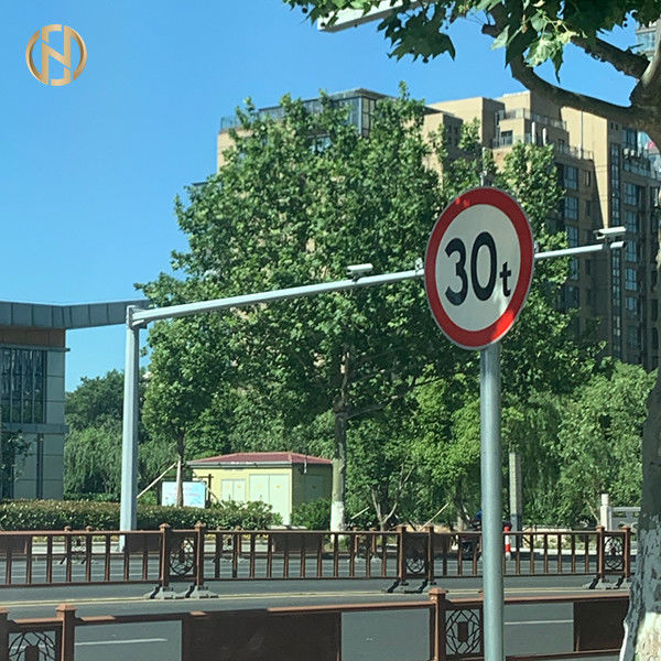 Poste galvanizado los 3-20M Mounting Height de la señal del camino de poste de la señal de tráfico de Q345B