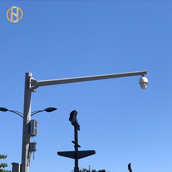 Poste de la lámpara de la cámara de seguridad del tráfico por carretera con el tipo poligonal del grueso de la pintura 5m m