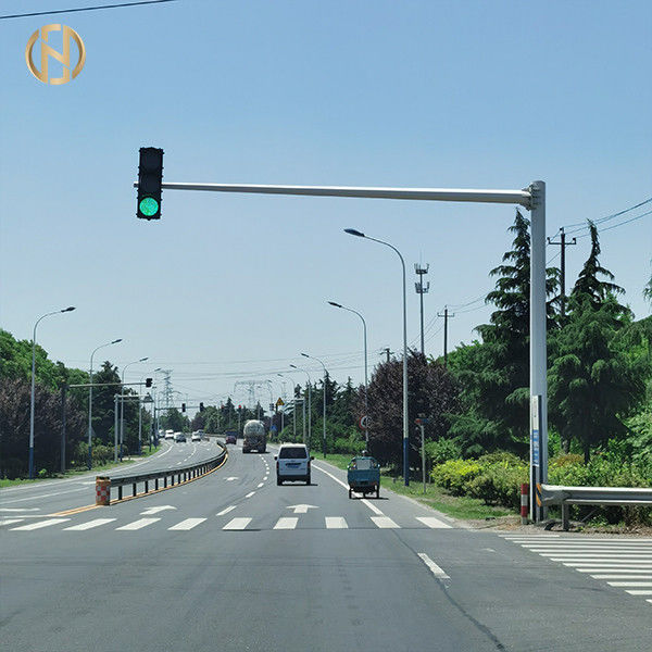 Semáforo galvanizado octagonal poste los 6M con el 14M L voladizo tipo