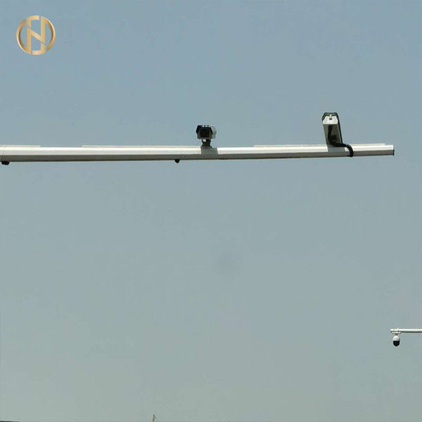 Viento de montaje octagonal de la altura del CCTV poste los 3-20M del acero de la forma resistente