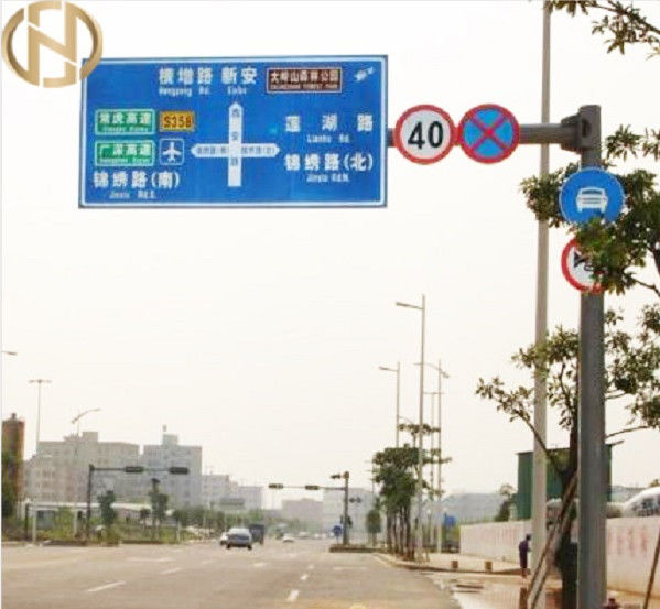 postes de muestra de acero de encargo de la carretera de los 6M los 8M 10M Road Sign Pole Q235B