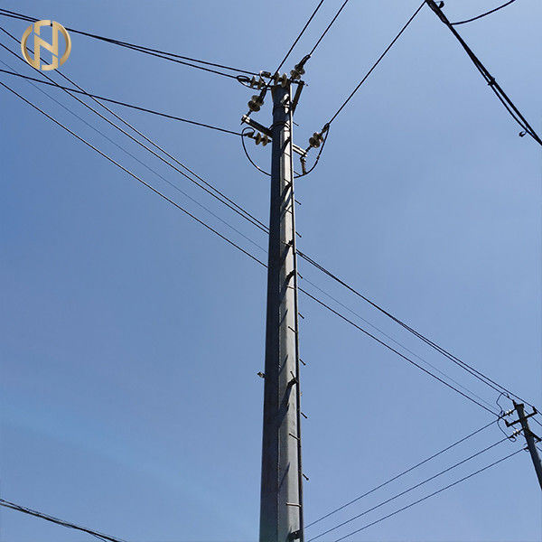 El color gris galvanizó a poste de acero octagonal 69KV NEA los 50FT los 55FT los 60FT los 65FT los 70FT