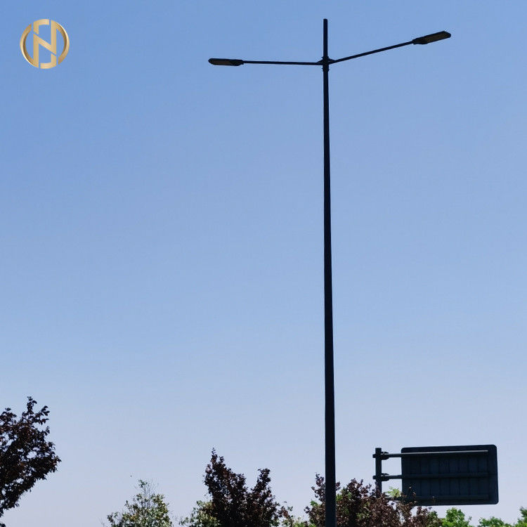 Diseño de poste de luz solar eléctrica exterior personalizable con recubrimiento galvanizado en caliente
