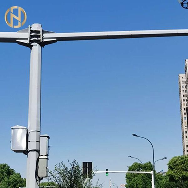 La inmersión caliente de alta calidad galvanizó la cámara CCTV de acero poste de Q235B