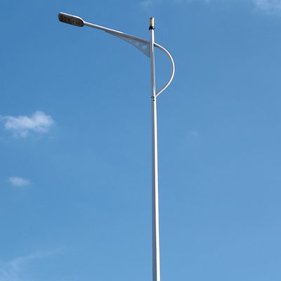 Diseño de poste de luz de calle personalizable con material de acero galvanizado en caliente perfecto para proyectos de iluminación al aire libre